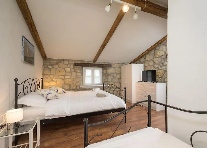 Zamarija By Istrialux *