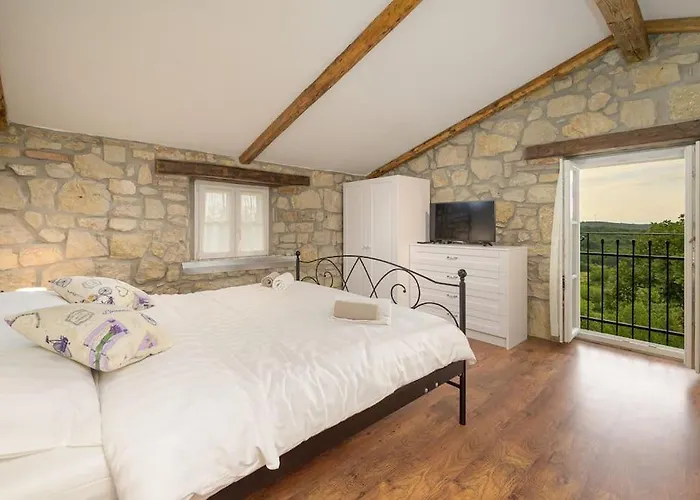 Zamarija By Istrialux * Ripenda Kras